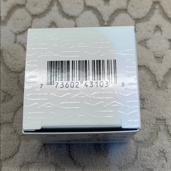 NIB MAC Lip Scrubtious - Sweet Vanilla - Picture 8 of 8